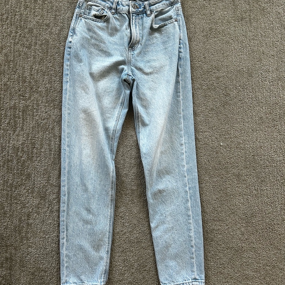 American Eagle | Mom Jeans | Light Blue Denim Jeans | High Rise | 4 Long